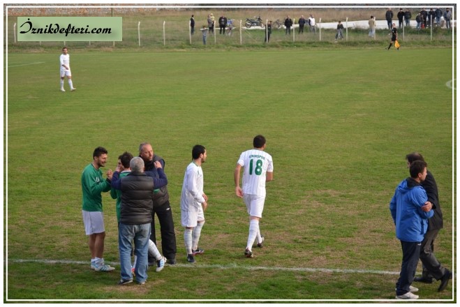 İznikspor Liderliğe Yükseldi
