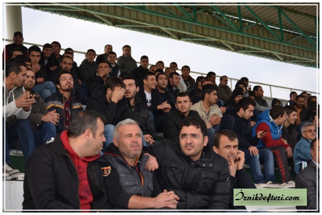 İznikspor Liderliğe Yükseldi