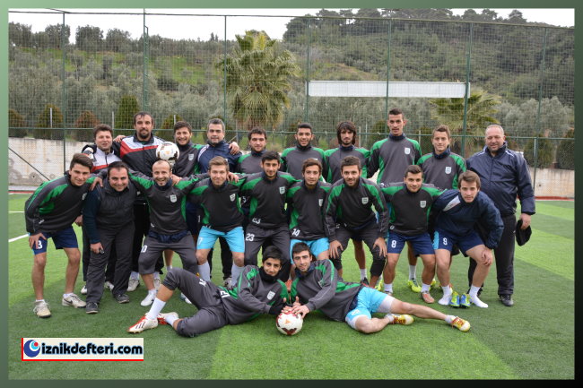 İznikspor Liderliğin Keyfini Sürüyor