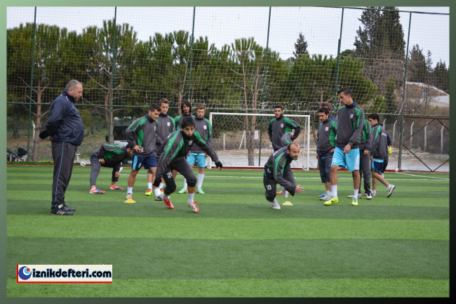 İznikspor Liderliğin Keyfini Sürüyor