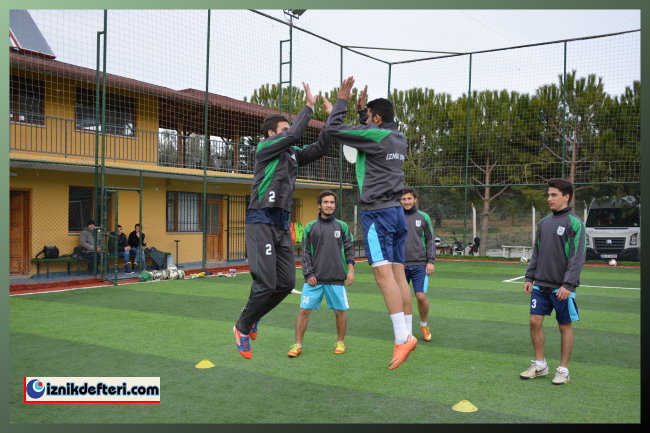 İznikspor Liderliğin Keyfini Sürüyor