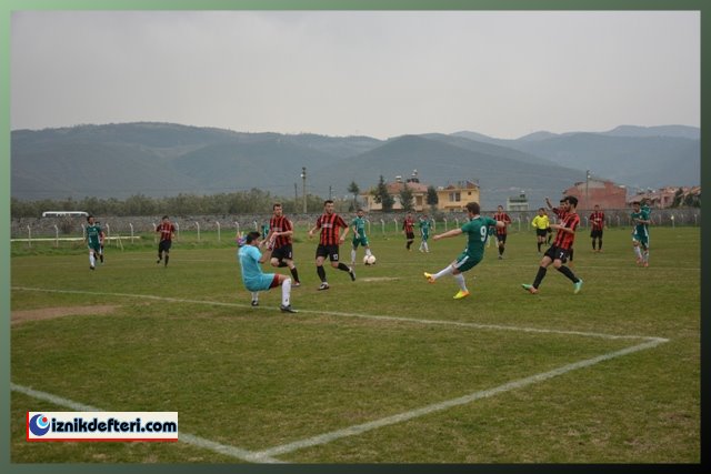İznikspor  Play-Off&#39u Garantiledi (4-1)