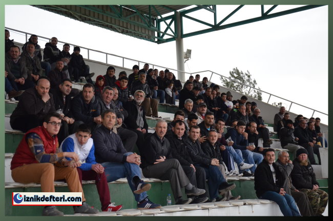 İznikspor  Play-Off&#39u Garantiledi (4-1)