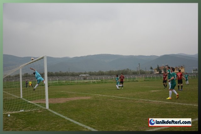 İznikspor  Play-Off&#39u Garantiledi (4-1)