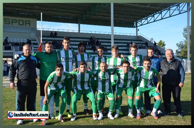 İznikspor Puan Almaya Devam Ediyor