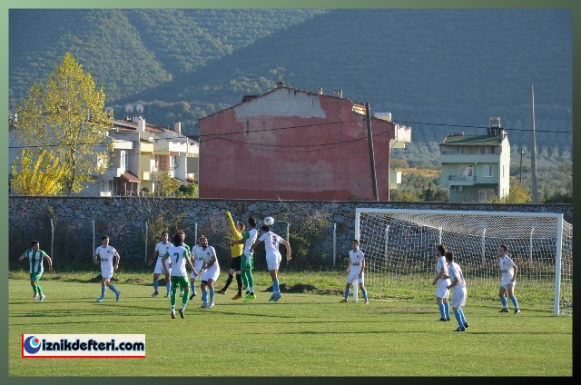 İznikspor Puan Almaya Devam Ediyor