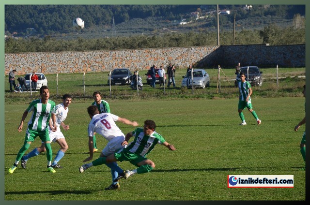 İznikspor Puan Almaya Devam Ediyor