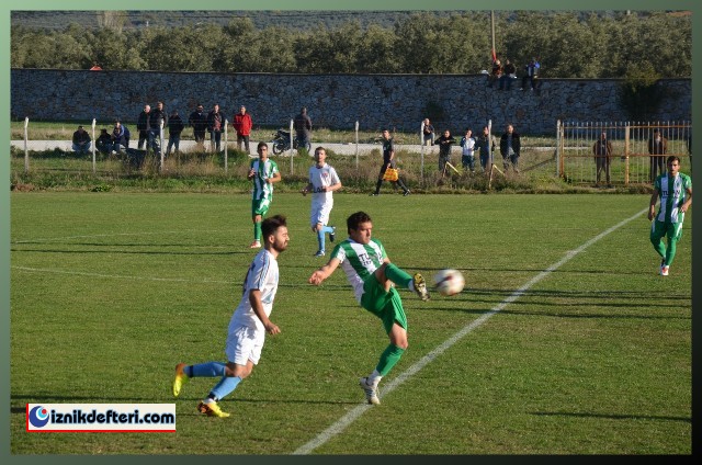İznikspor Puan Almaya Devam Ediyor