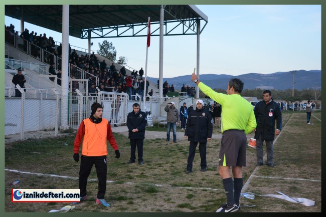İznikspor Zorlu Maçtan Puan Çıkarmayı Başardı