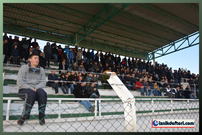 İznikspor Zorlu Maçtan Puan Çıkarmayı Başardı