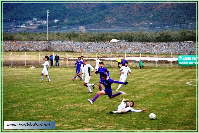 İznikspor’u Kendi Sahasında Demirspor Devirdi