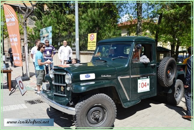 İznik’ten  Klasik Otomobiller  Geçti