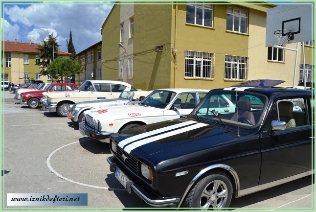 İznik’ten Klasik Otomobiller Geçti