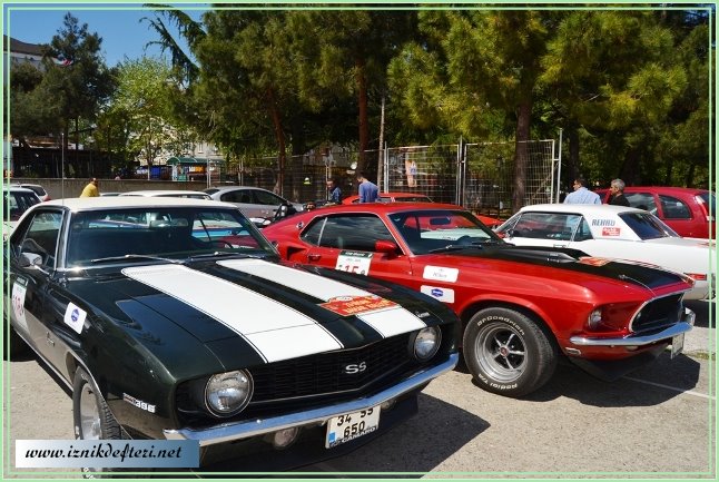 İznik’ten  Klasik Otomobiller  Geçti