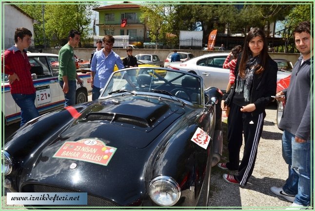 İznik’ten Klasik Otomobiller Geçti