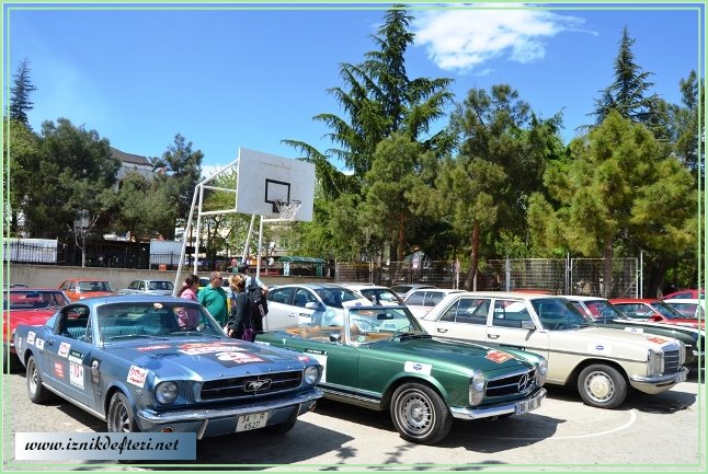 İznik’ten Klasik Otomobiller Geçti