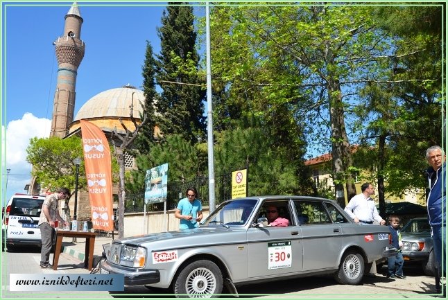 İznik’ten Klasik Otomobiller Geçti
