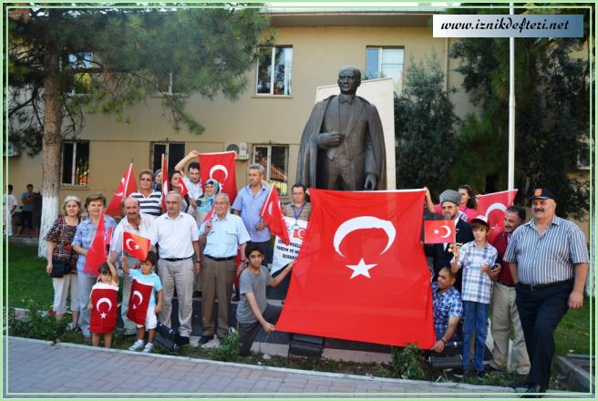 İznik’ten teröre lanet yağdı