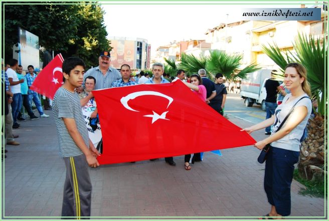 İznik’ten teröre lanet yağdı