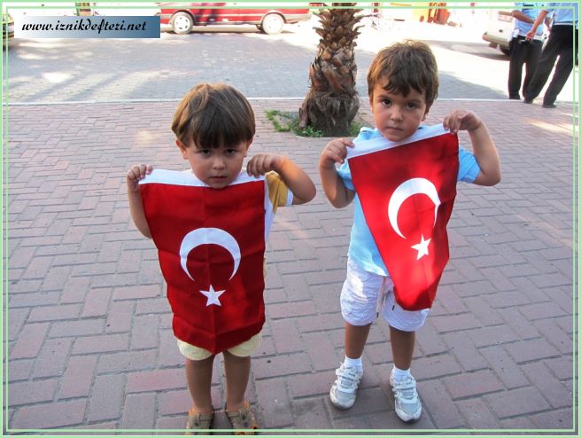İznik’ten teröre lanet yağdı