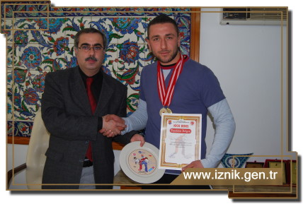 Kick Boks'ta Şampiyon İznik'ten Çıktı