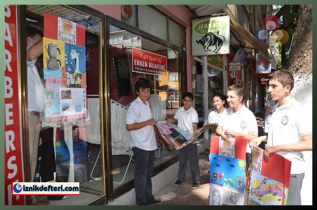 Kılıçaslan Ortaokulu Öğrencilerinden Sokak Sergisi