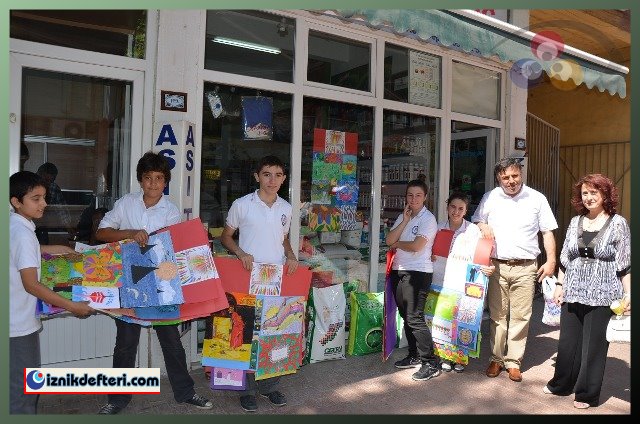 Kılıçaslan Ortaokulu Öğrencilerinden Sokak Sergisi