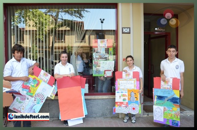 Kılıçaslan Ortaokulu Öğrencilerinden Sokak Sergisi