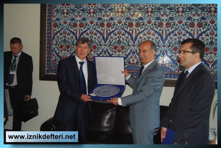 Kırgızistan Geçici Hükümeti Başkan 1. Yard. Atambayev, İznik&#39te