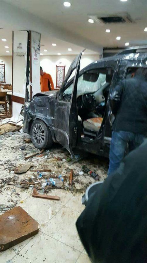Köfteci Yusuf’un Bursa şubesinde trafik kazası
