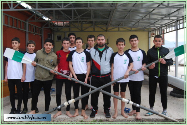 Kürekçiler Göle İndi