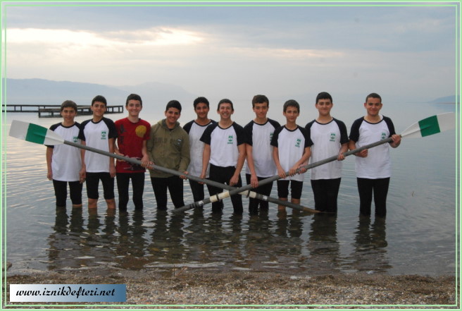 Kürekçiler Göle İndi