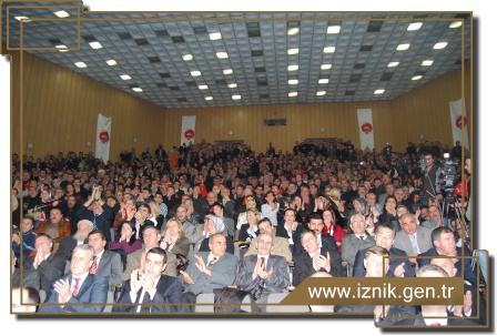 MHP Aday Tanıtım Toplantısında Gövde Gösterisi