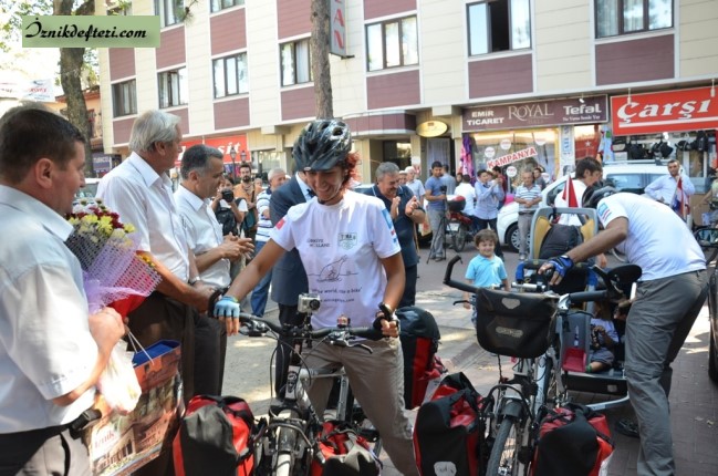 Minik Gezgin’den Büyüklere Ders, Bisiklete Bin, Dünyayı Kurtar