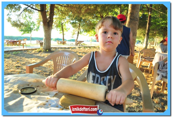 Minikler Hayallerini Çamurda Yarattılar