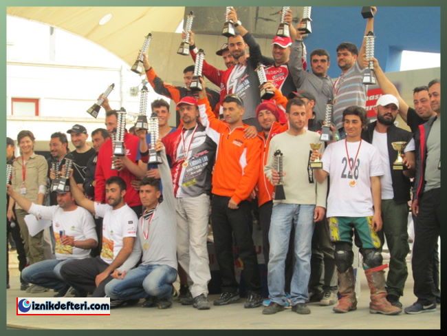 Motosiklet Kulübü Enduro Yarışlarından Kupalarla Döndü