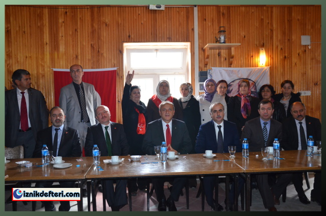 Oktay Vural İznik'te Partililerle Bir Araya Geldi