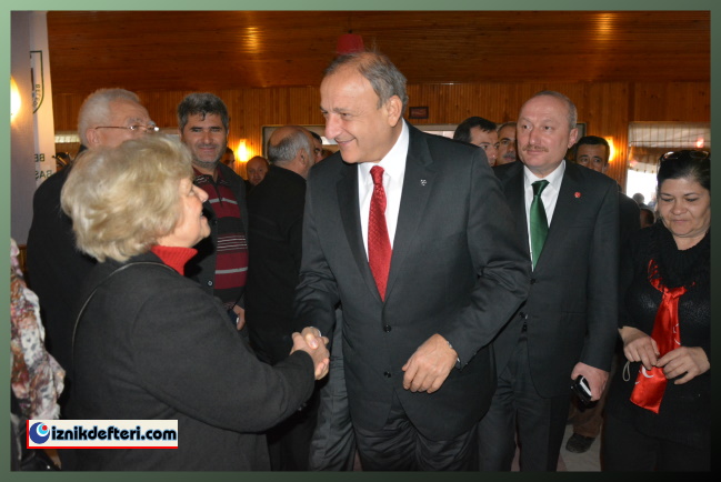 Oktay Vural İznik&#39te Partililerle Bir Araya Geldi