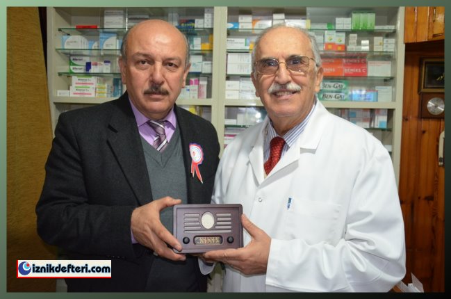 Rekortmenlere Kendisi Küçük, Anısı Büyük Nostaljik Radyo Hediye Edildi