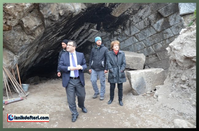 Roma Tiyatrosu Ödenek Bekliyor