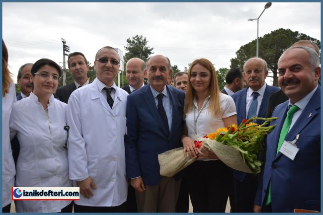 Sağlık Bakanı Mani İle Karşılandı