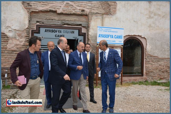Sağlık Bakanı Mani İle Karşılandı