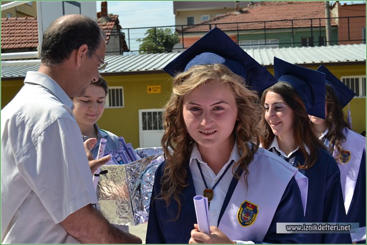 Şehit Sedat Pelit Anadolu Lisesinde Mezuniyet Sevinci
