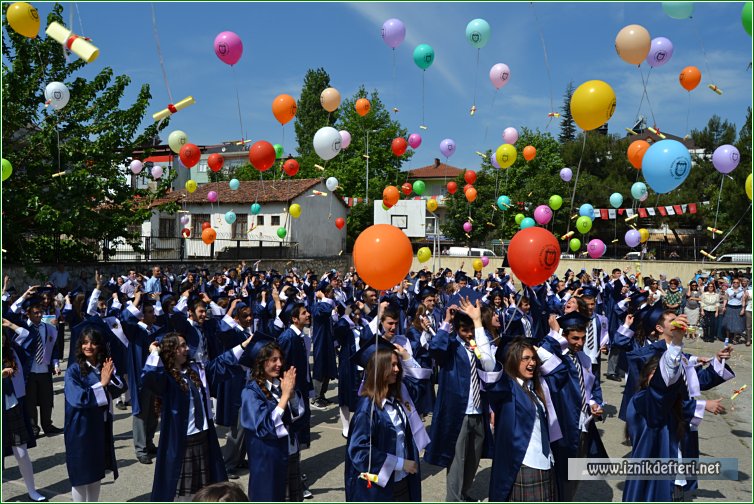 Şehit Sedat Pelit Anadolu Lisesinde Mezuniyet Sevinci