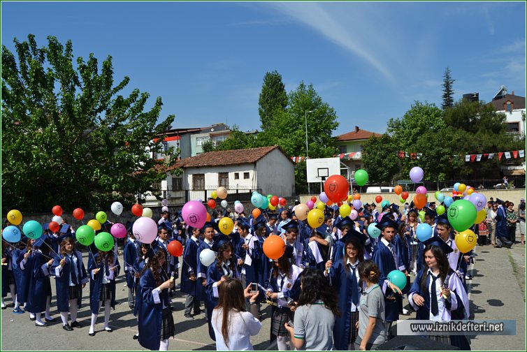 Şehit Sedat Pelit Anadolu Lisesinde Mezuniyet Sevinci