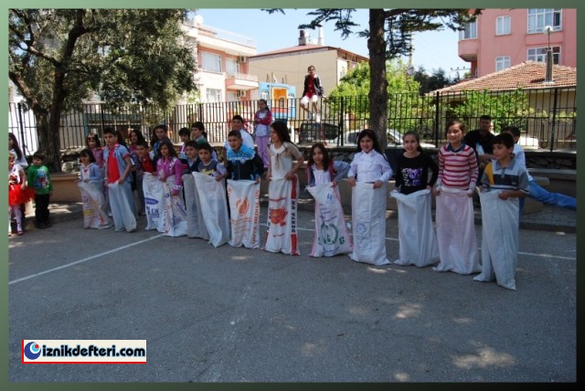 Selçuk İlköğretim Okulundan 23 Nisan Kutlamaları
