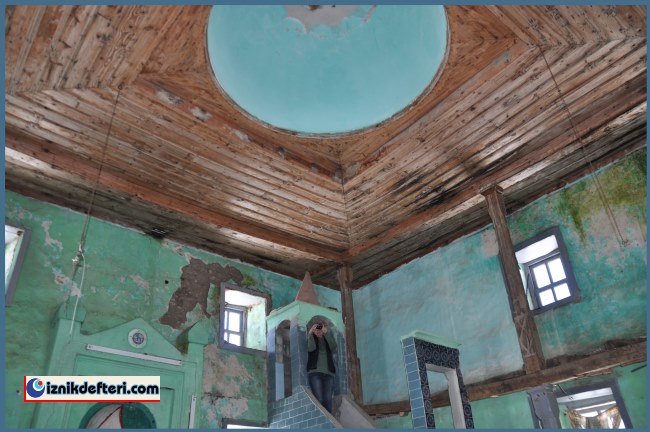 Tarihi Camii Kaderine Terk Edildi