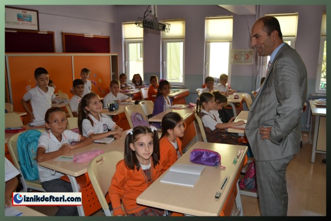 Tatil Sonu Öğrenciler Okula Merhaba Dedi