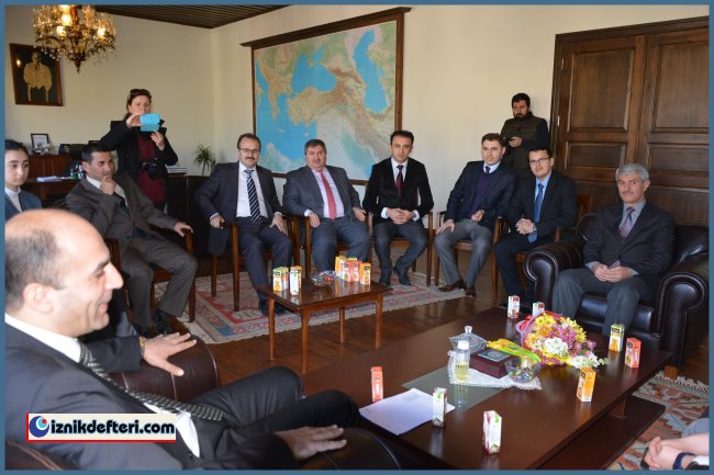 TEOG Rekortmenleri Kaymakam Karameşe Tarafından  Ödüllendirildi