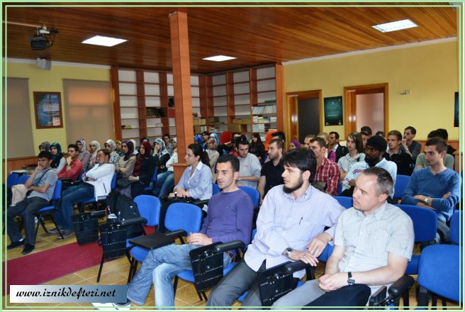 Üniversite Öğrencilerine Meyveli Karşılama